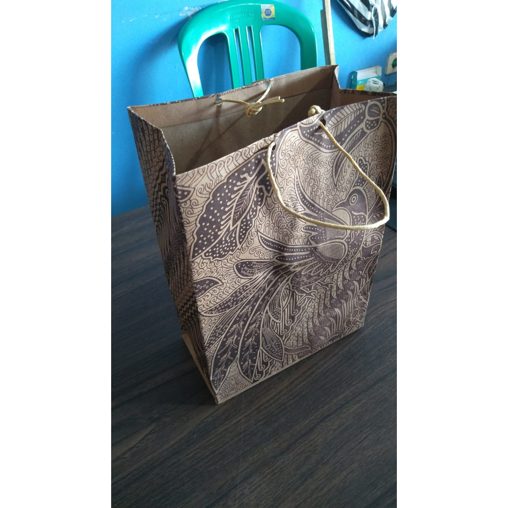 

TAS KERTAS/PAPPER BAG PANJANG HALUS MOTIF MERAK