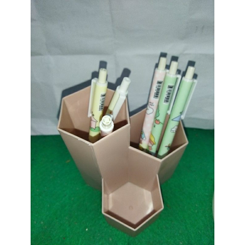 

RAK PENSIL PULPEN 3 LUBANG /DESKTOP SERBAGUNA