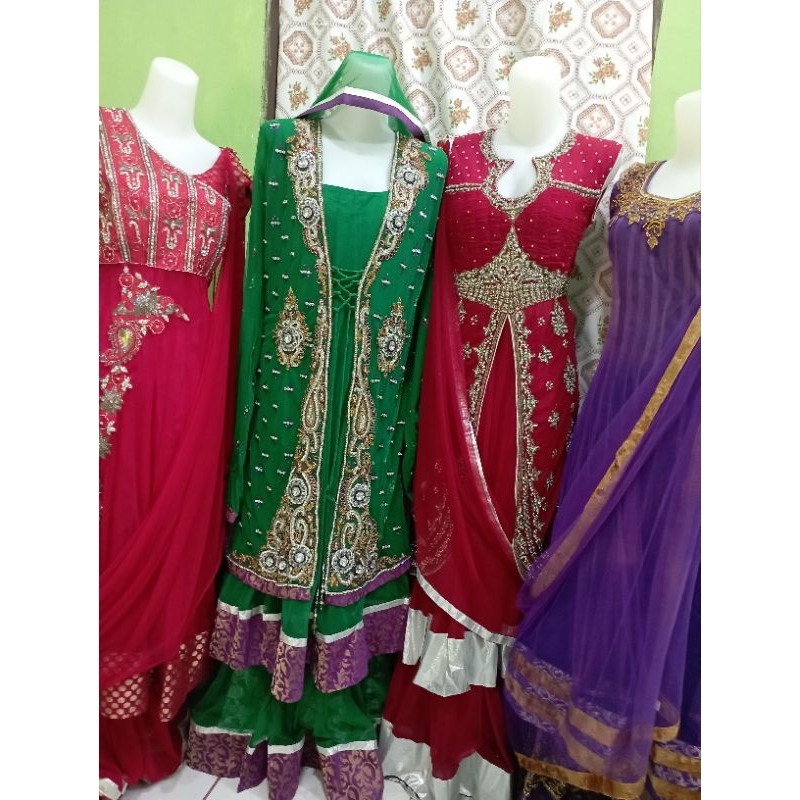 LEHENGA/ LEHENGA CHOLLI /LEHENGA INDIA / CROP TOP / MODREN LEHENGA