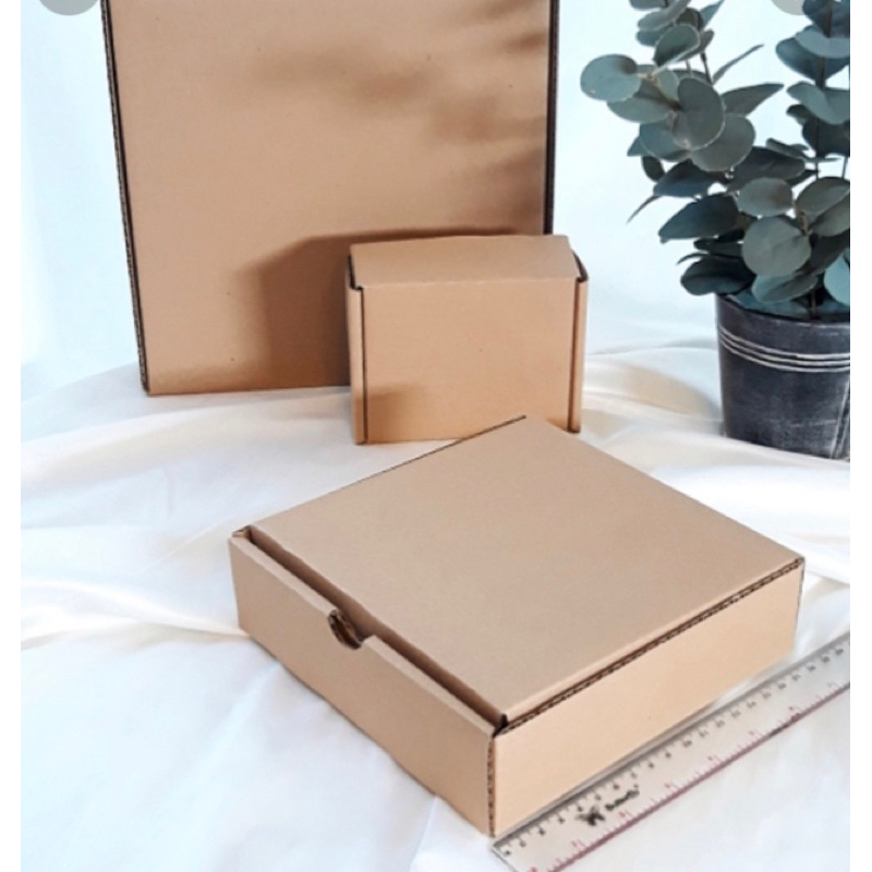 

Buttonhaus - Additional Gift Box + Kartu Ucapan