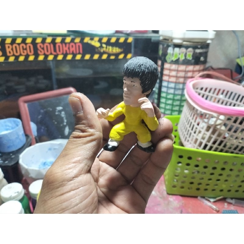 miniature figure patung Bruce Lee kungfu kecil