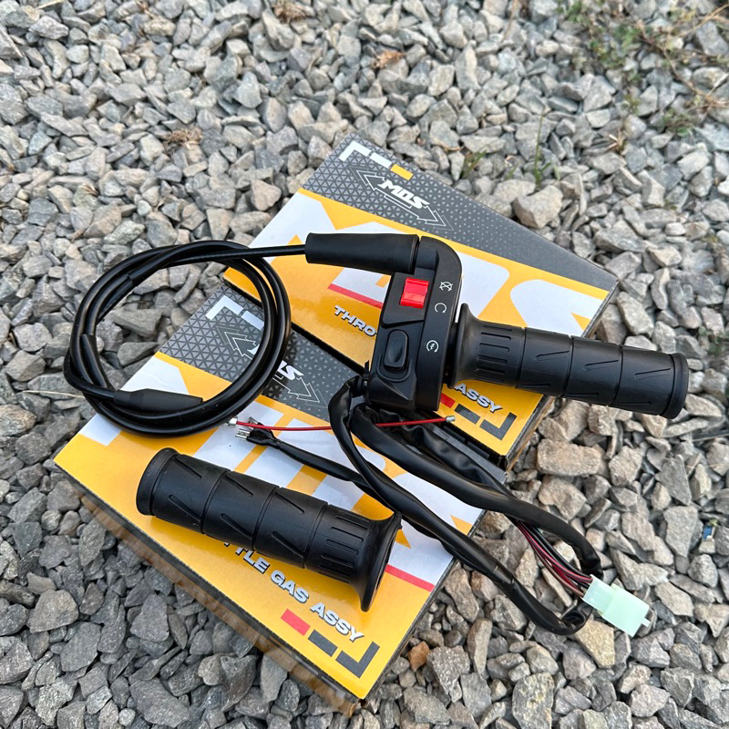 HOLDER NINJA KANAN KSR MOS GAS KSR NINJA DOMINO SAKLAR NINJA DOMINO SET HANDFLAT KARET GAS