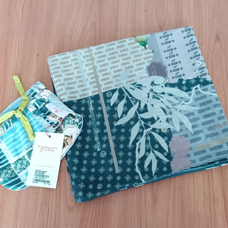 PL odion scarf dark grey ria miranda