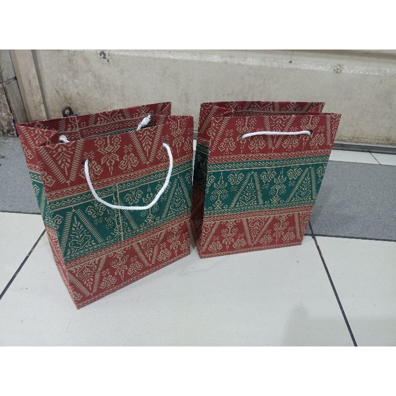 

paper bag mini batik new model isi 12 pcs terlaris dan termurah
