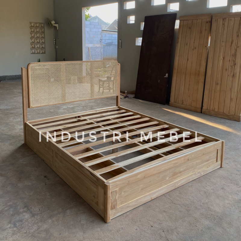 Tempat Tidur Jati Rotan Retro 4 Laci Minimalis Modern Multifungsi - Dipan Pengantin Terbaru