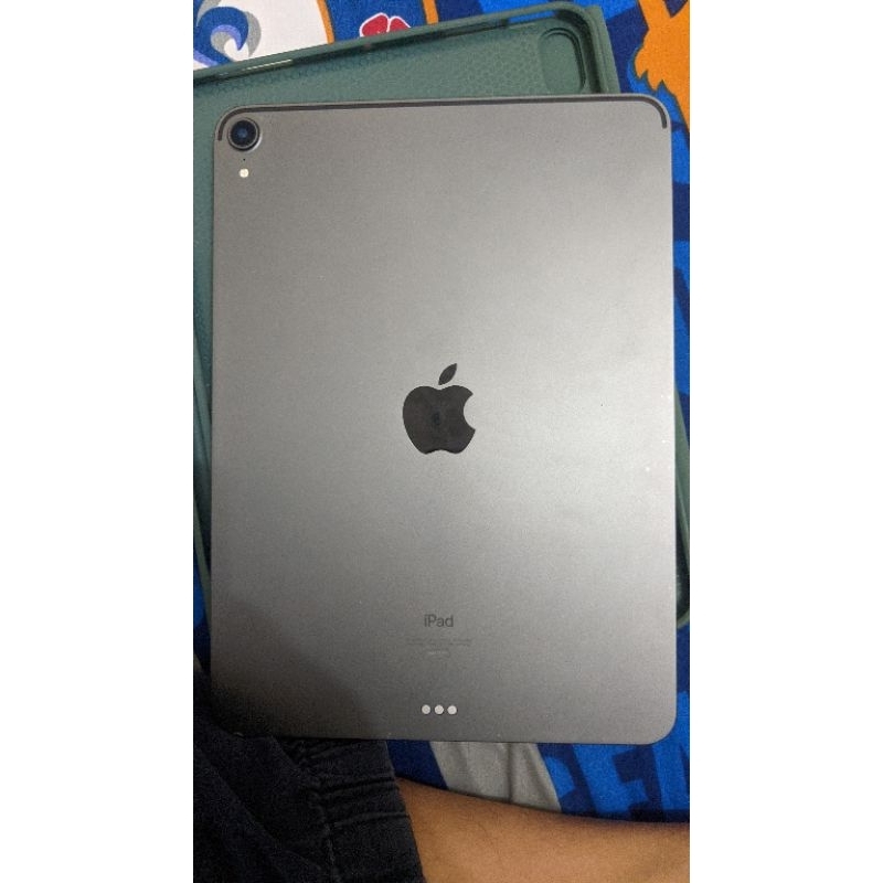 iPad Pro 2018 Second 256 gb wifi only FULLSET (bonus mils case + keyboard) + apple pencil gen 2
