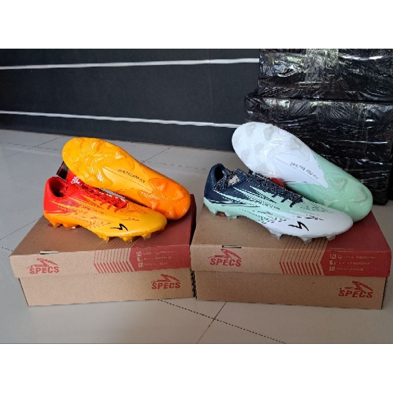 Sepatu sepak bola specs Lightspeed 3