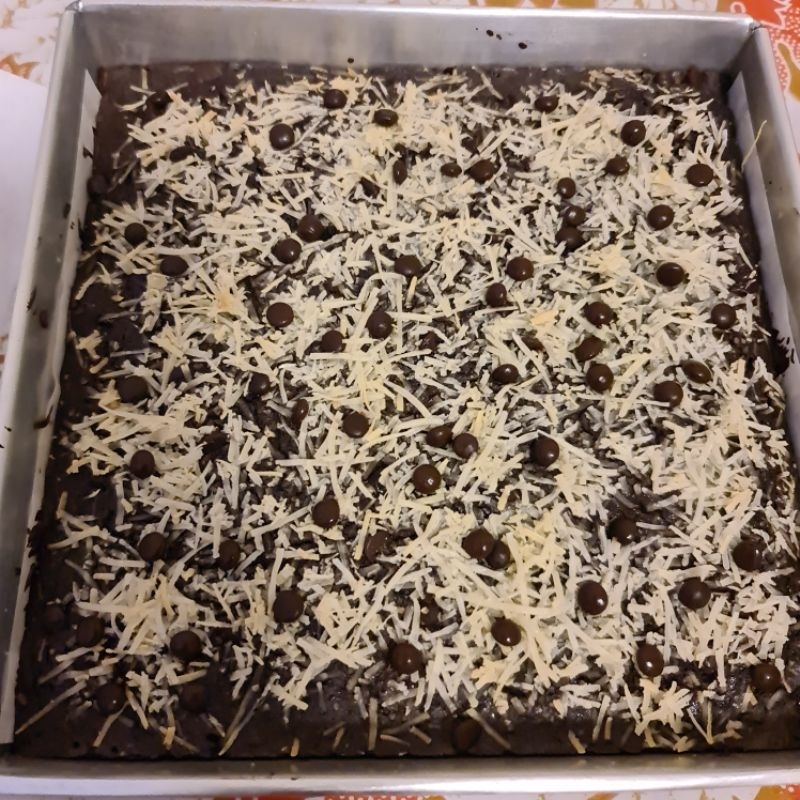 

Brownies 2 topping (Keju dan Choco chips)