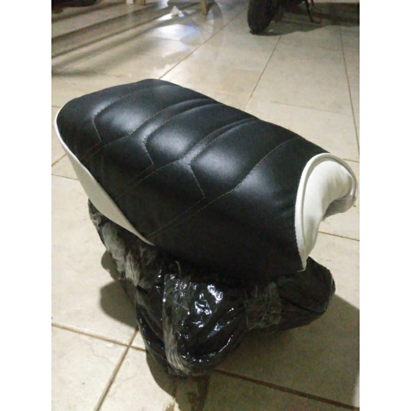 Jok tambahan anak khusus PCX warna hitam putih