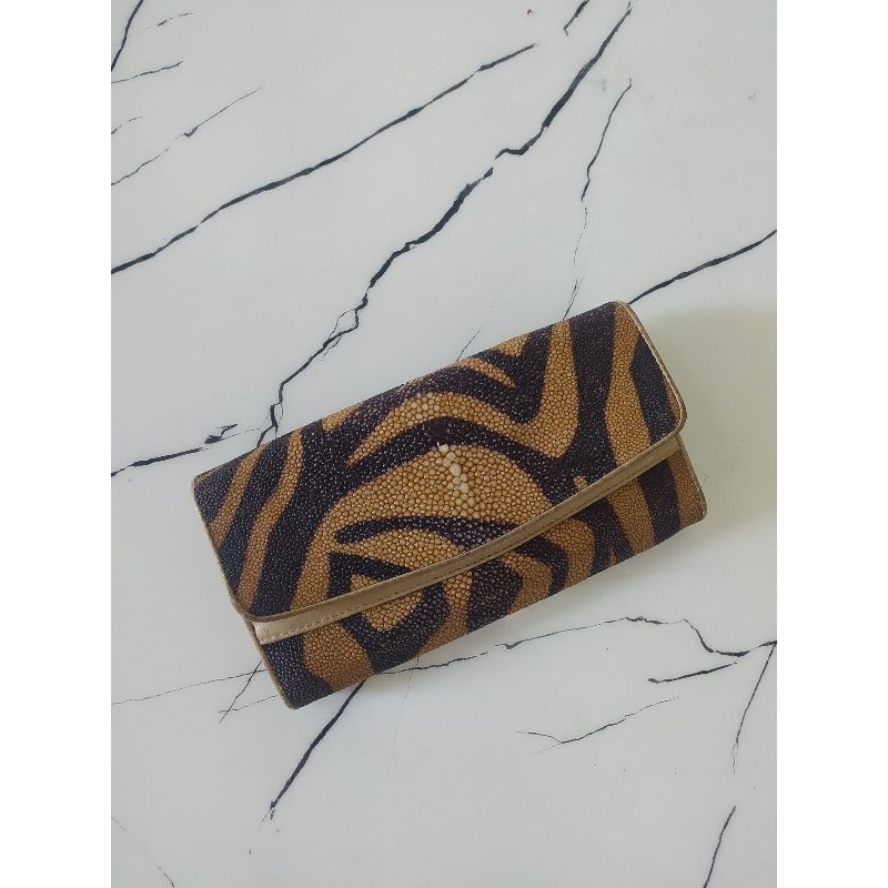 dompet wanita kulit pari