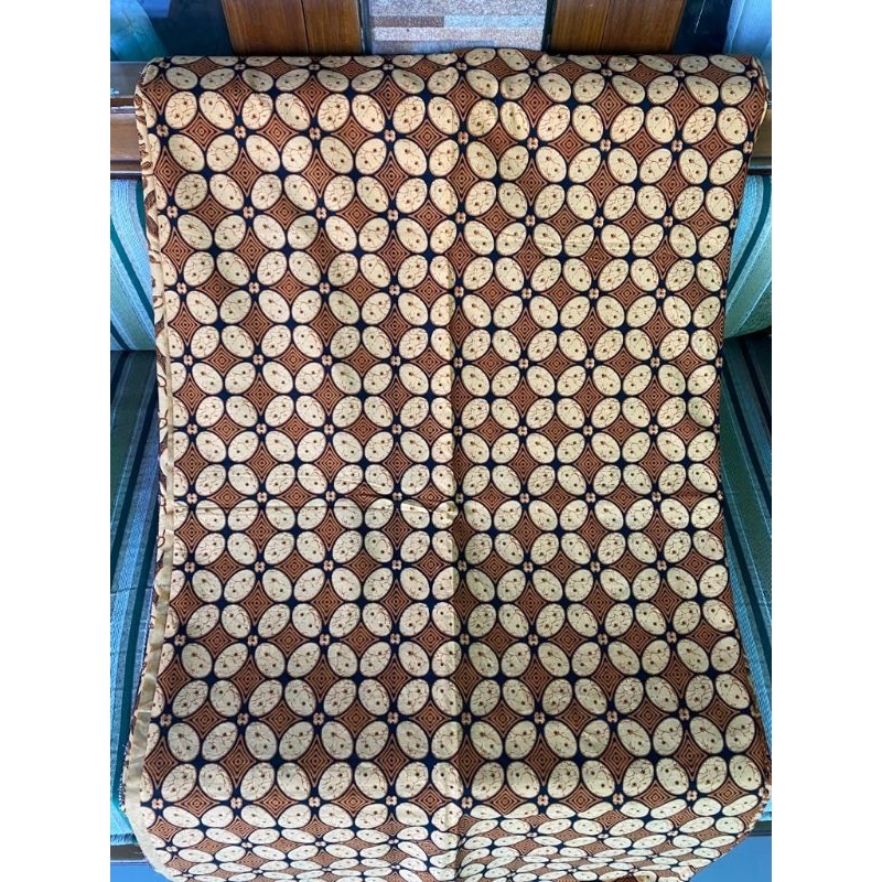Jarik lawasan Solo motif Kawung