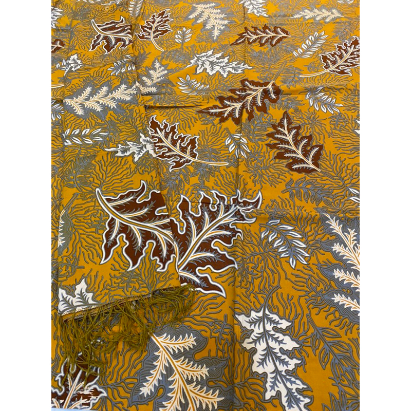 Kamen sutra Paris lembaran . Sutra Paris lembaran . Kain Batik sutra Paris