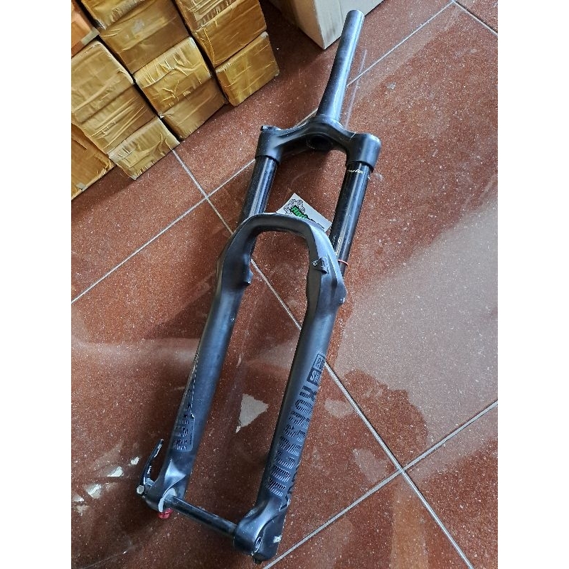 fork rockshox yari stantion 35 roda 27.5 travel 170 ta 15 x 110