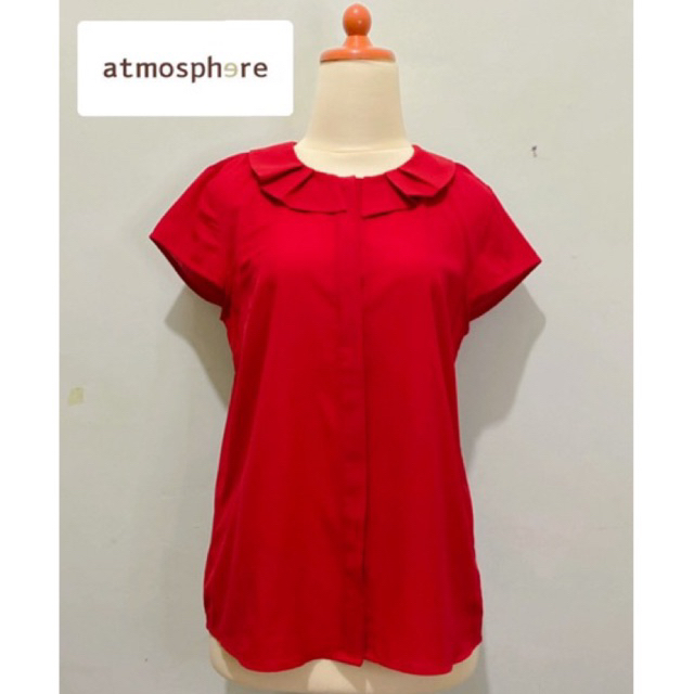 Atasan kemeja wanita blouse blus formal casual branded motif polos brandatmosphere warna merah bahan