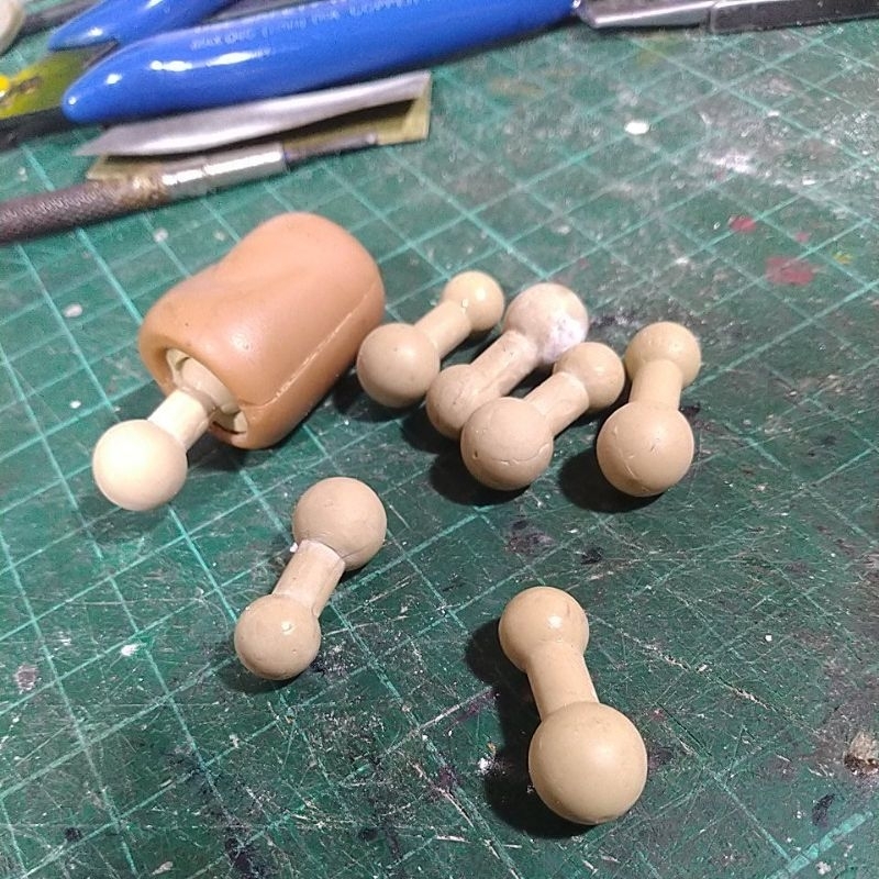 peg leher kitbash tbleague hottoys sambungan headsculpt