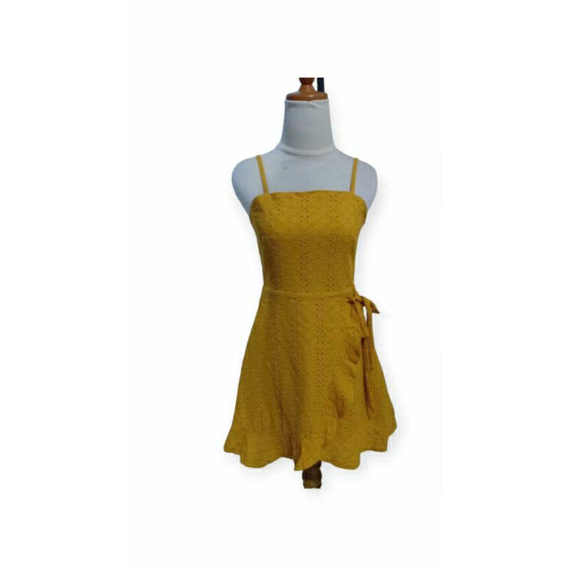 dress eyelet mustard zara look