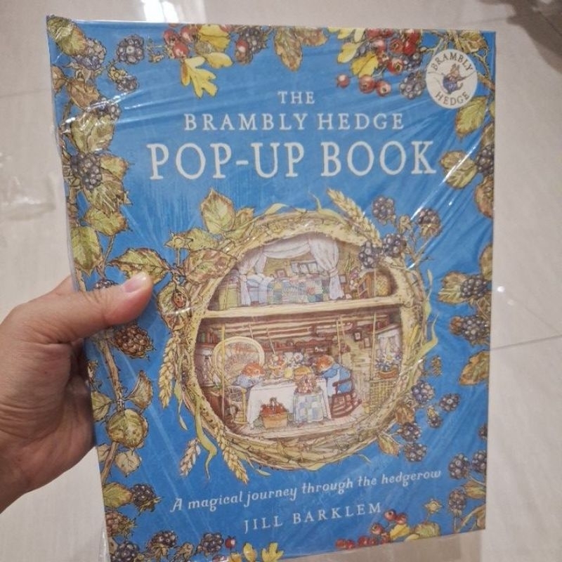 The Brambly Hedge pop up book