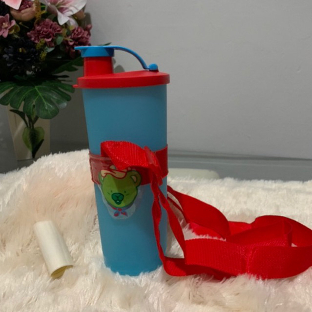 kiddie tumbler tiwi 470ml Tupperware new