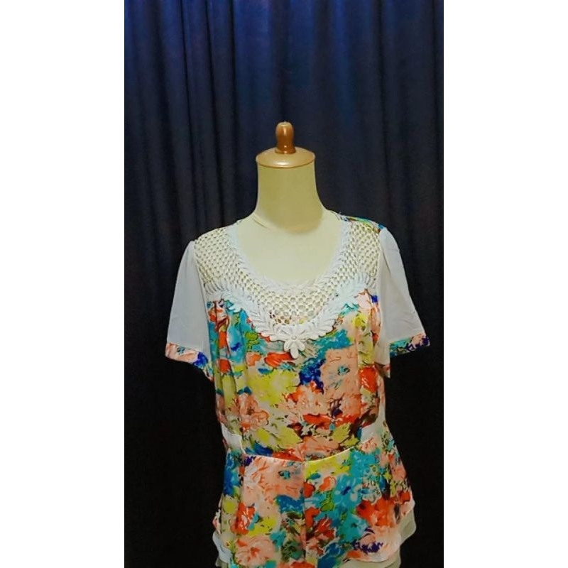Blouse brukat leher corak bunga
