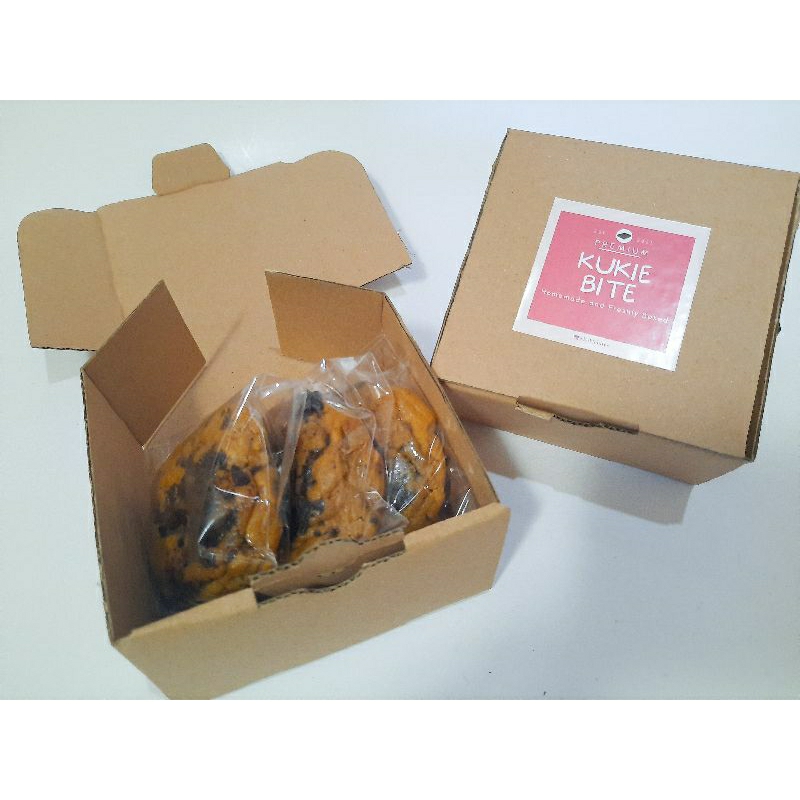 

Soft Chewy Cookies (Minimal order 3 Pcs)