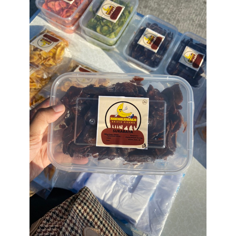 

BANANA CHIPS COKELAT LUMER keripik pisang dari NGEMILENIALS oleh oleh Surabaya