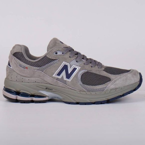 Sepatu New Balance 2002R Light Grey Silver Abu NB Sneakers Pria Basket Running Lari Olahraga Sport M