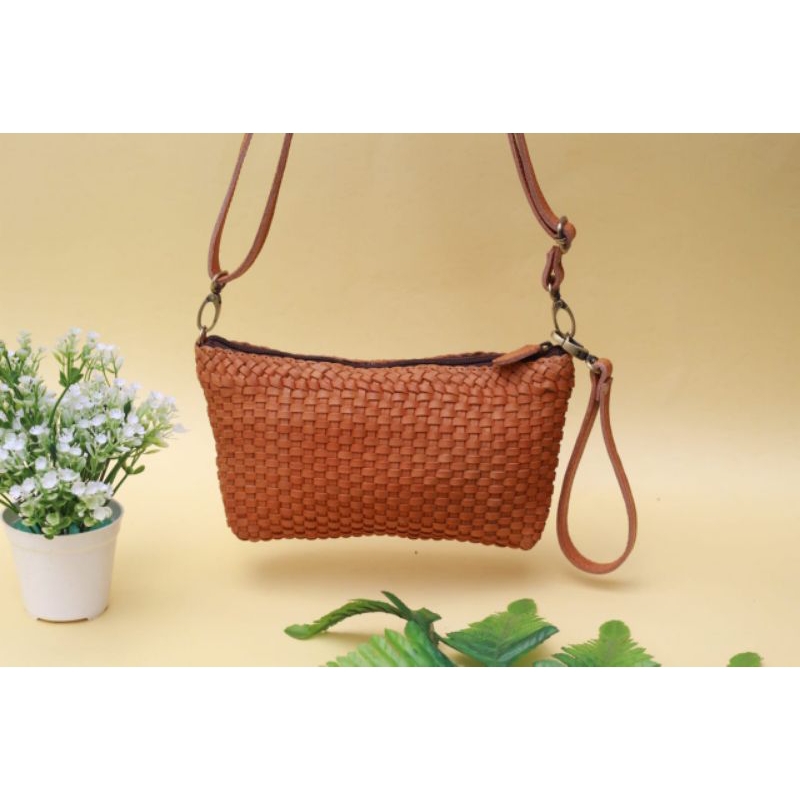 Tas Anyam Kulit Asli, Tas Selempang Wanita Kulit - Kulit Ikonik