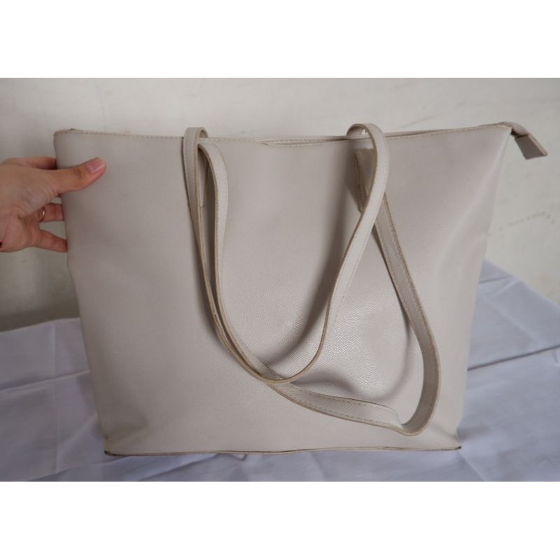 Tas Preloved hidden gem bekas pakai pake murah handbag hand bag tote bag