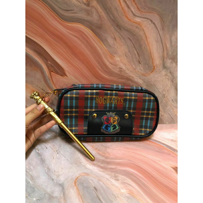 

Pencil Case Plus Wand Hogwarts (BG115)