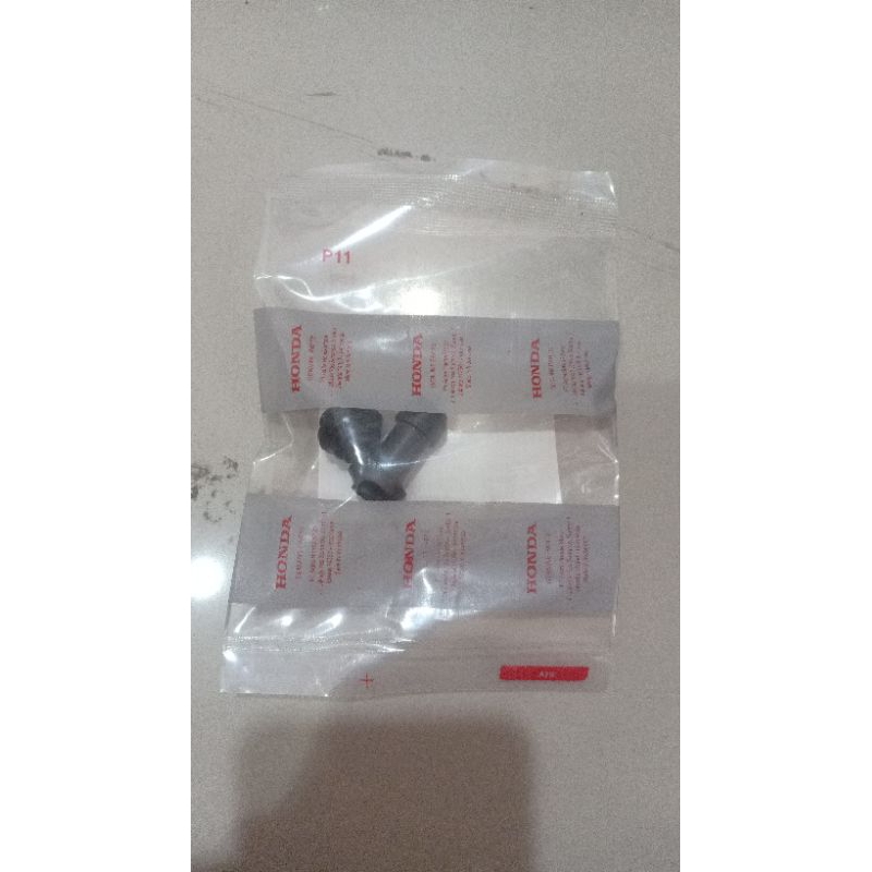 karet Usus seal boot pin bush Supra x 45132 166 016