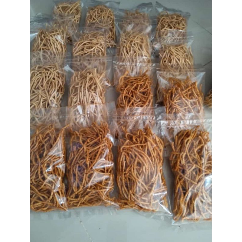 

sistik bawang sistik renyah sistik pedas sistik gurih makanan ringan 100 gram