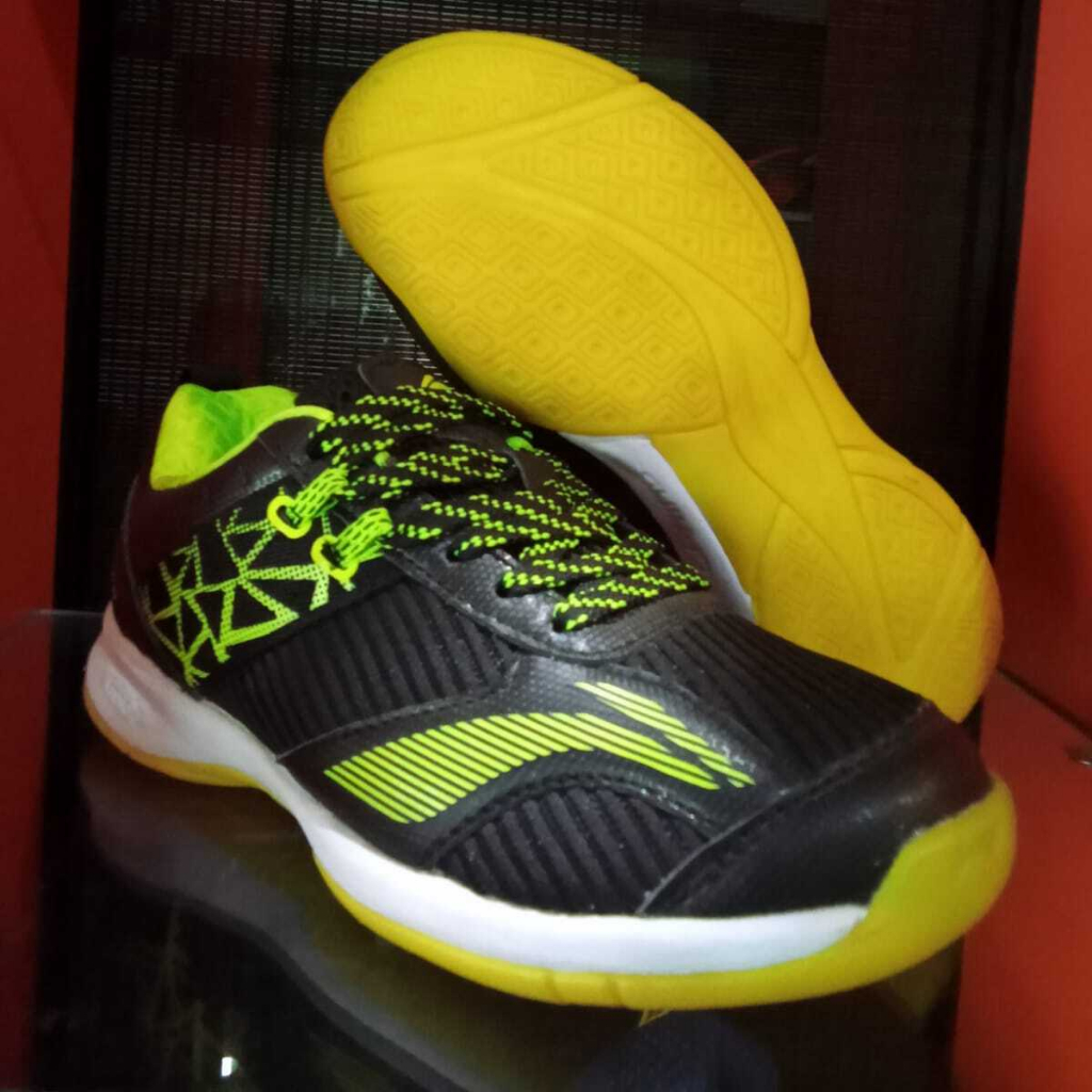 Sepatu Badminton Lining Attack Pro IV