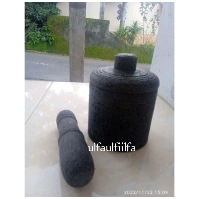 Lumpang silinder dengan tutup