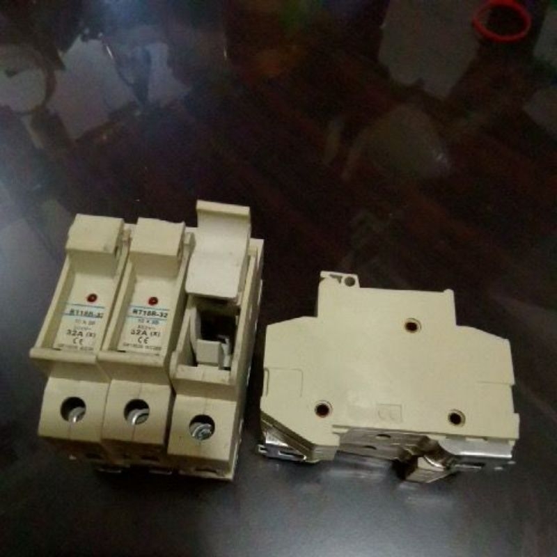 FUSE HOLDER 10X38 FUSE BASE RUMAH FUSE KERAMIK 10X38 DIN RAIL MODEL MCB