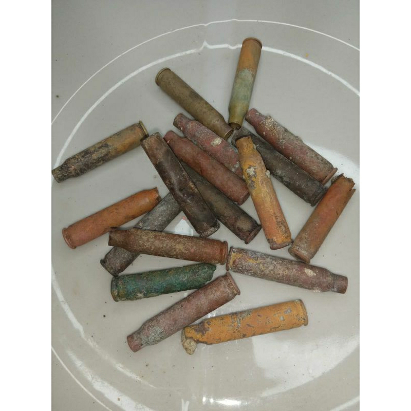 selongsong bekas nonaktif temuan dari dasar sungai