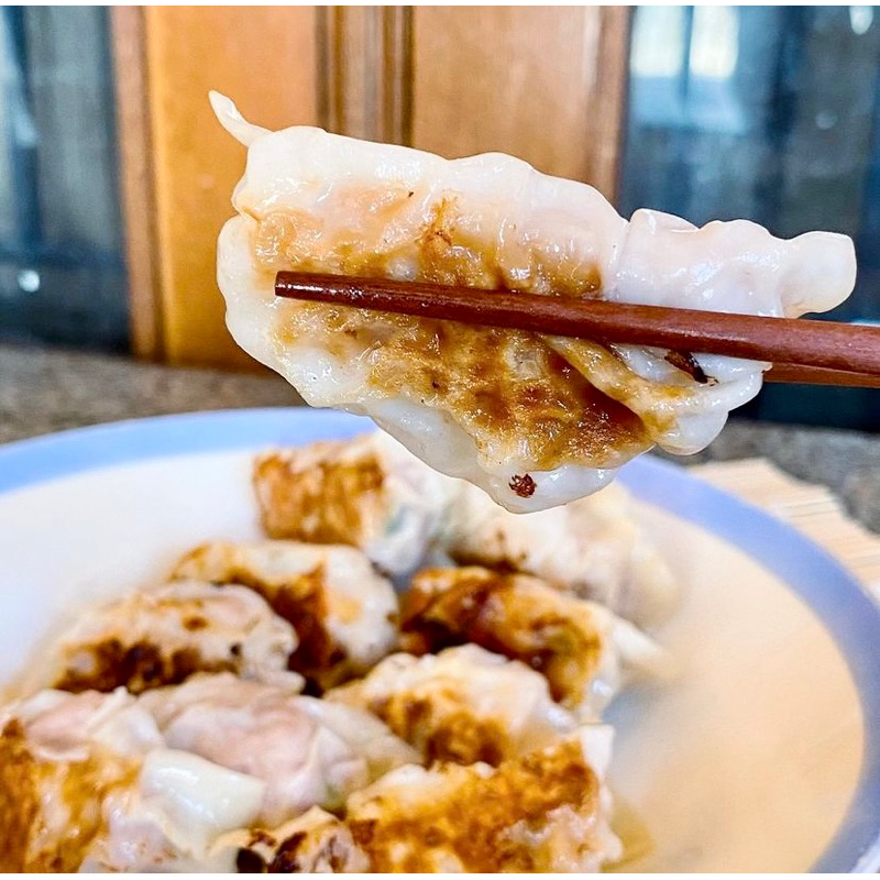 

GYOZA AYAM FROZEN (chili oil) HALAL