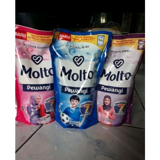 molto pewangi 780ml