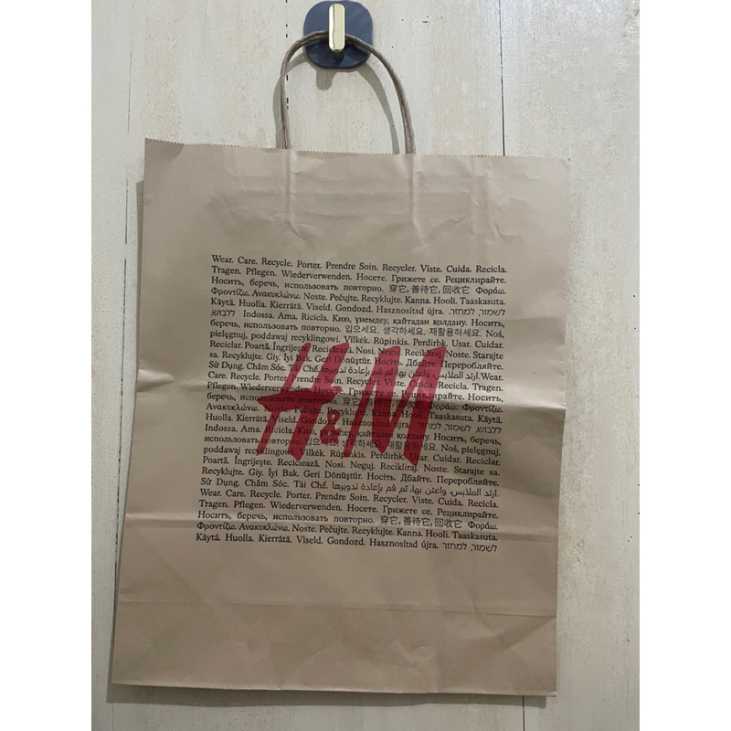 

PAPER BAG HnM SIZE L