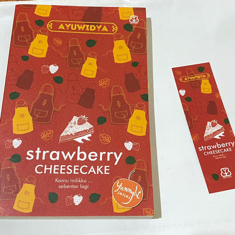 [BOOKED] Preloved Novel Strawberry Cheesecake Yummylit Series