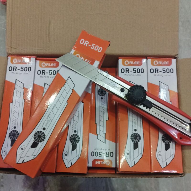 

Cutter pisau serbaguna gagang besi 500 per 1pcs