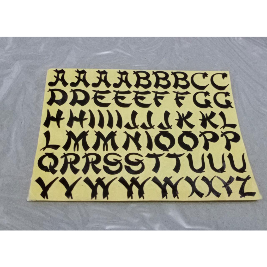 

STIKER KECIL CUTTING HURUF ABJAD BERBAGAI WARNA FONT DELFINO ITALIC