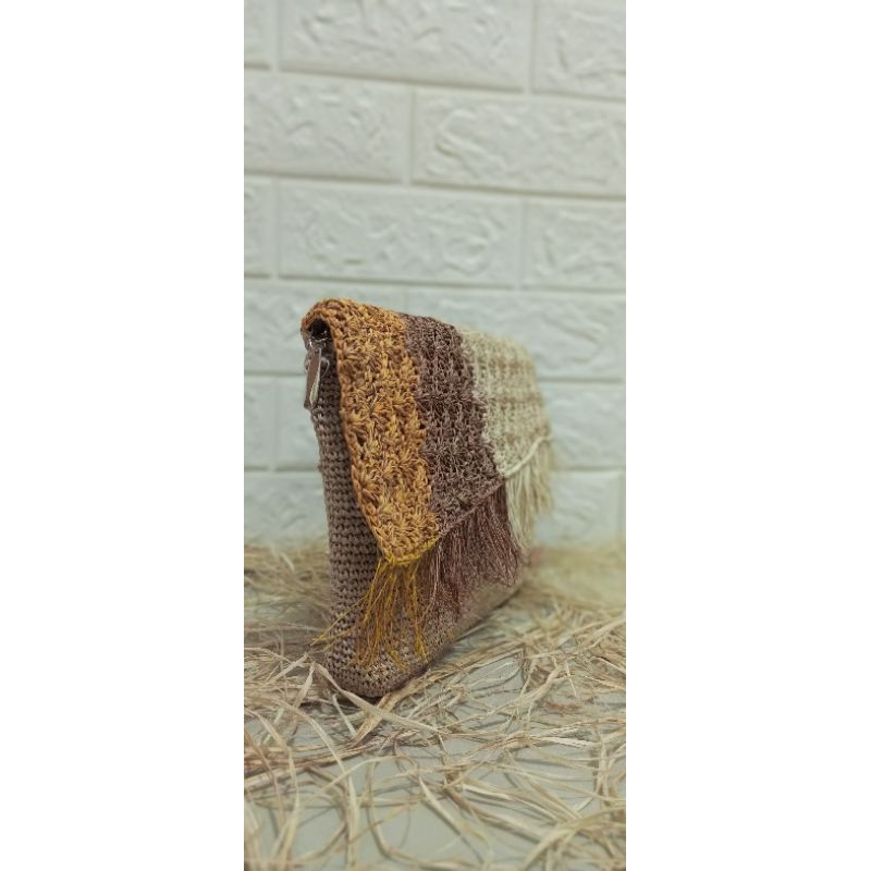 Tas Wanita Khas Dayak Daun Doyo