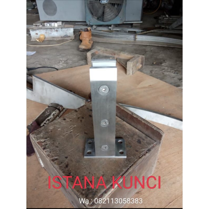 Spigot Kaca Tiang Railing Kaca