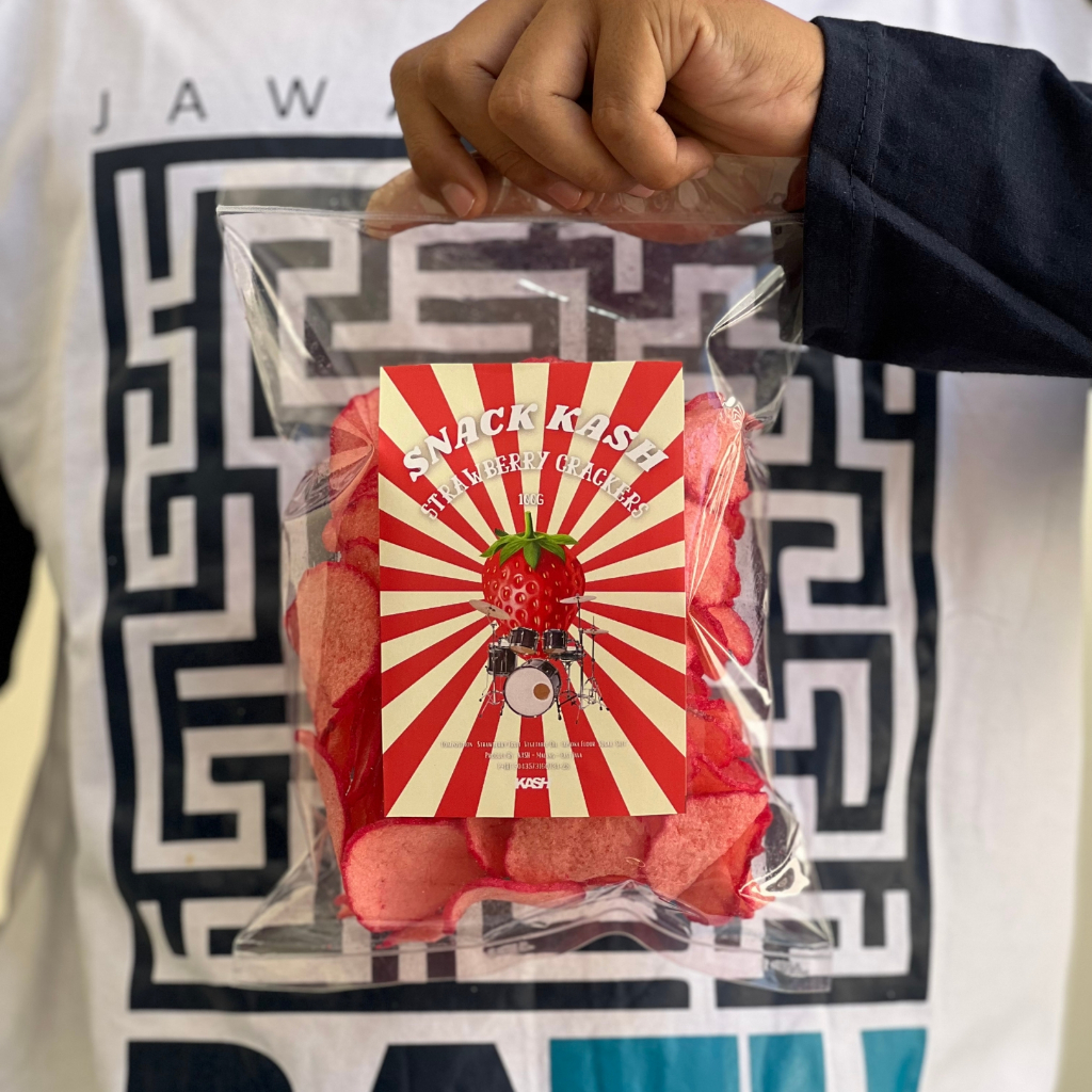 

Krupuk Buah Rasa Strawberry Oleh Oleh Khas Batu Malang