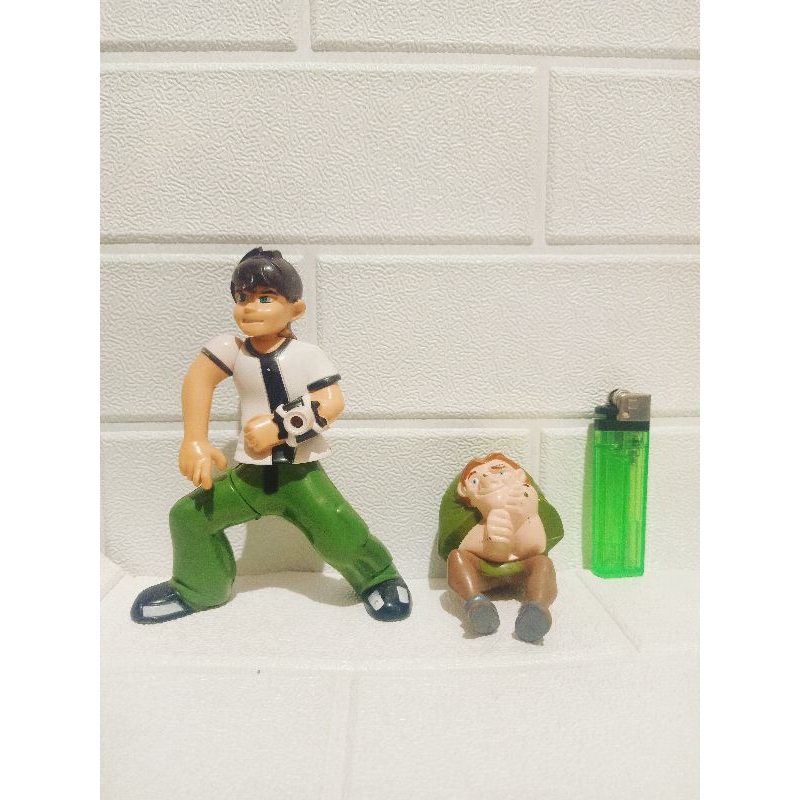 Figur ben10 dan si bongkok ORI disney