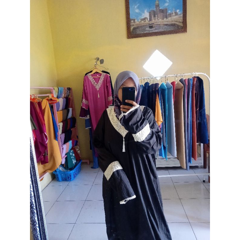 Abaya Parasut. ABAYA MUKENA SHOLAT. ABAYA TRAVELING. ABAYA CRINKLE. ABAYA MINI POUCH