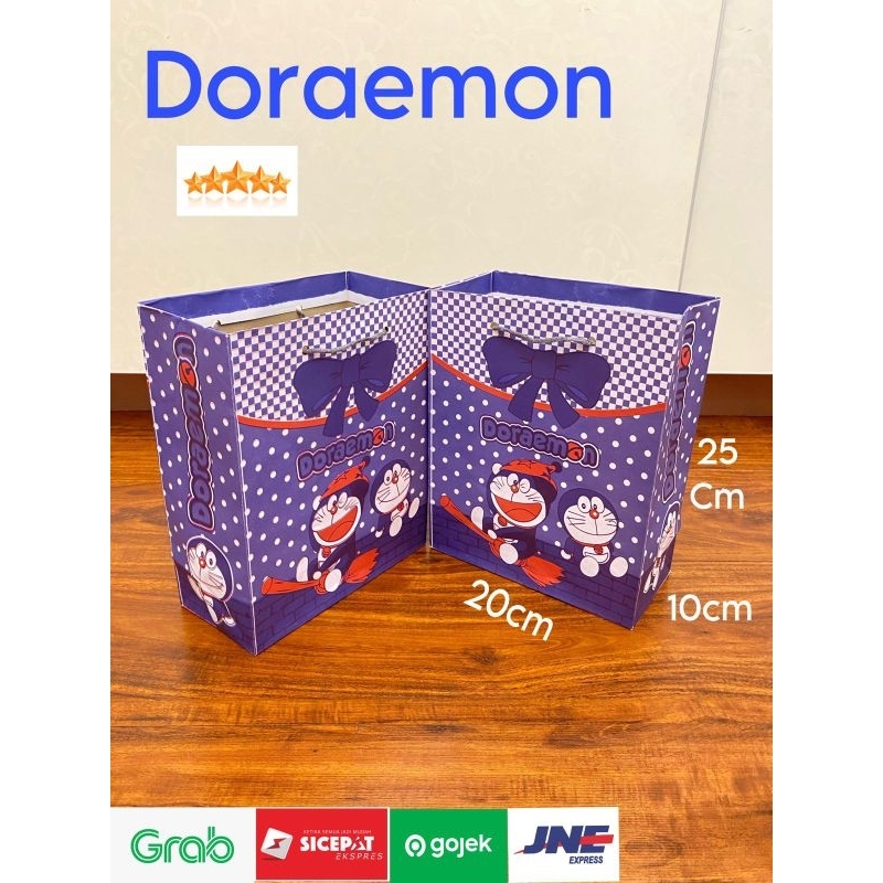 

Paperbag Ultah Motif Doraemon|GoddieBag Ultah Motif Doraemon Ukuran 20x10x25cm