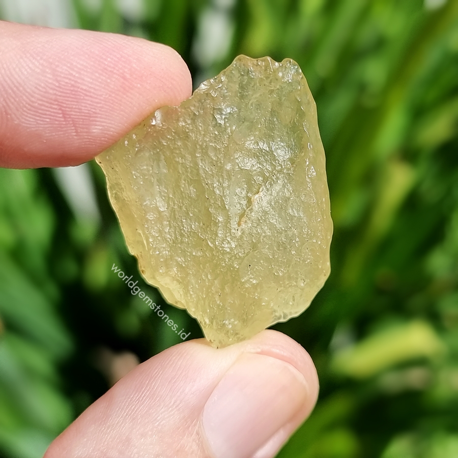 Natural Libyan Desert Glass - Libyan Gold Tektite - Egypt ( 2.64.5 )