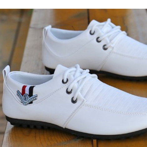 Sepatu Benoit