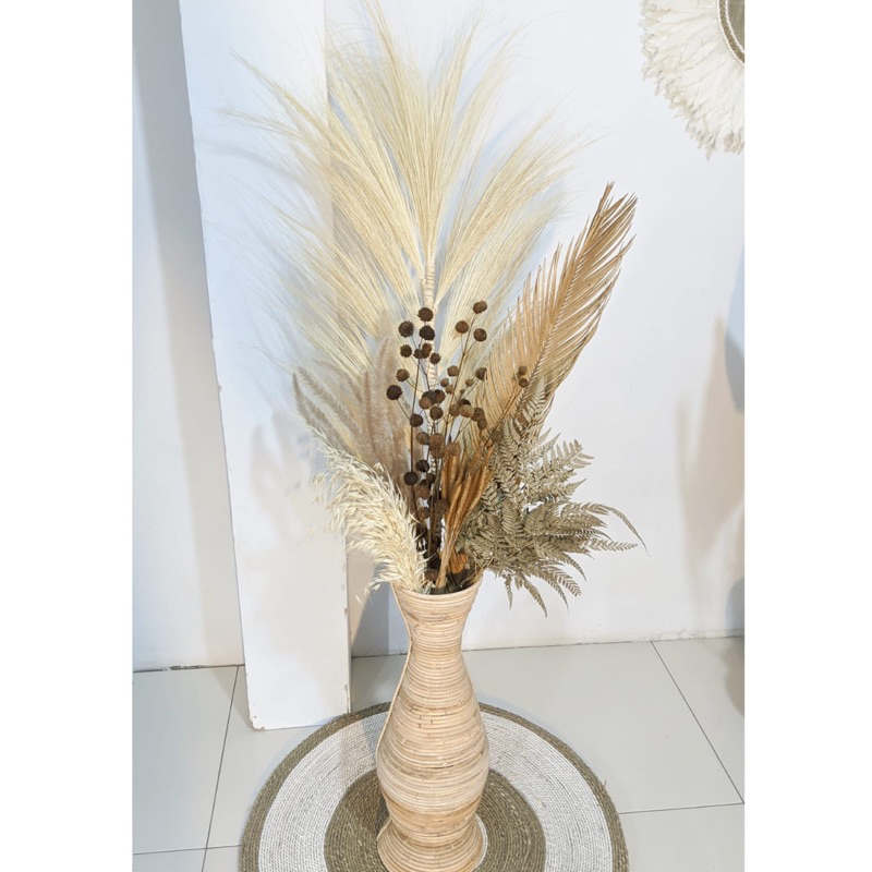 PAKET HEMAT DAN VAS ROTAN 70CMPAMPAS+DAUN PALEM KERING+BUNGA KERING+FREE PINUS TANGKAI/HAMPERS/BUNGA